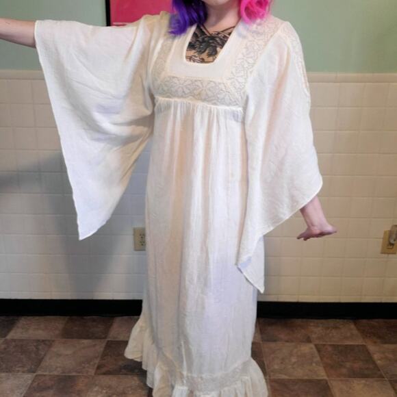 Vintage 60s 70s Ivory Bell Sleeve Mai Dress Gown Lace Angelic Bohemian Chic - Picture 10 of 13